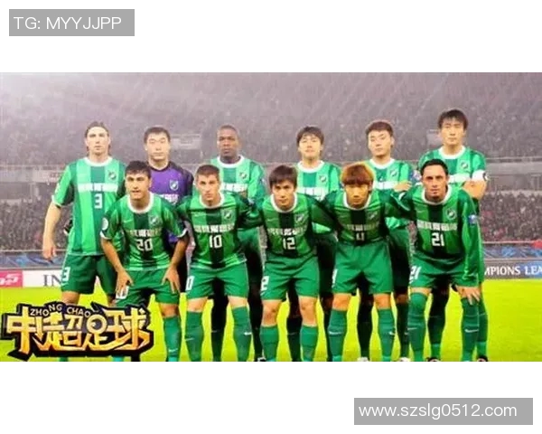 足球明星解易画：用艺术诠释绿茵场上的传奇与激情