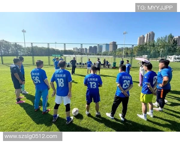 足球明星回馈故乡慷慨捐款助力家乡发展与公益事业