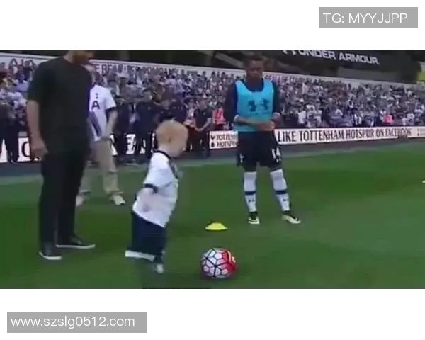 足球明星的搞笑日常:当球场变成了喜剧舞台的奇妙瞬间 足球明星的搞笑日常:当球场变成了喜剧舞台的奇妙瞬间